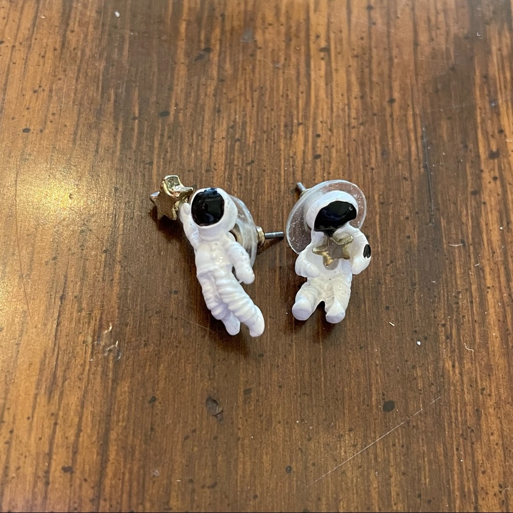 ‼️SOLD‼️Astronaut Post Earrings